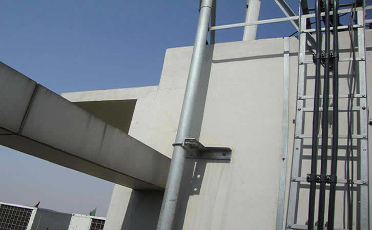 通讯塔的走线架、爬梯安装、工程竣工验收